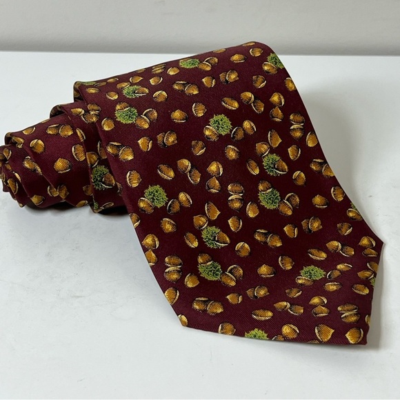 Yves Saint Laurent YSL All Over Print Elegant Burgundy Tie with Acorn Pattern - Picture 1 of 9